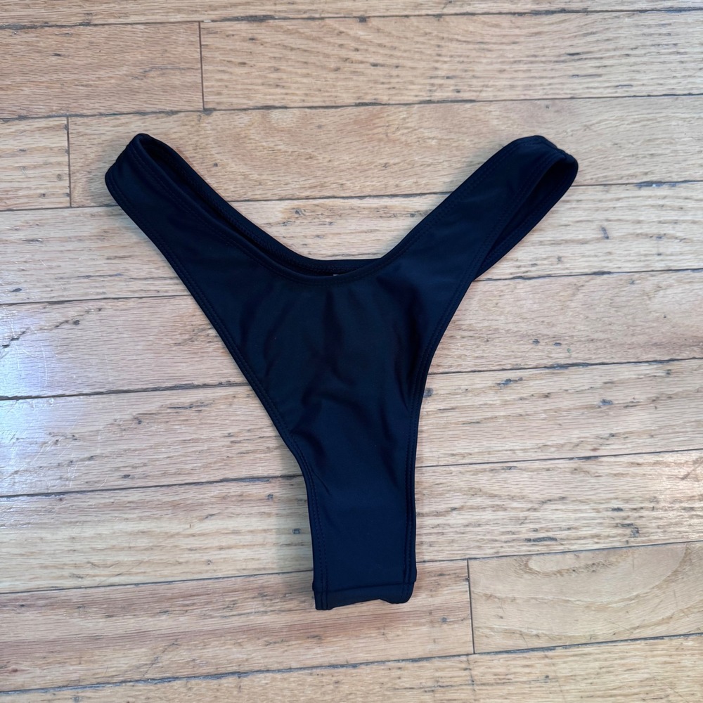 Wild Fable Black Low Rise Extra High Leg Thong Bikini Bottom XXS 00 NEW